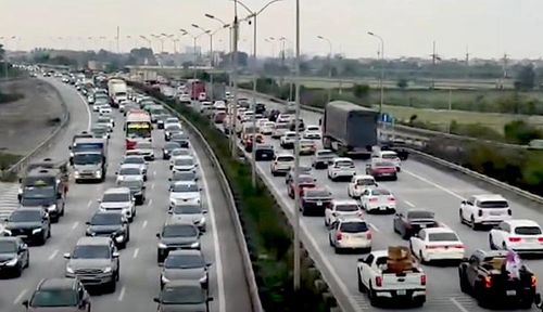 Trước nguy cơ ùn tắc dịp 2/9, CSGT tính phương án 'mượn làn' trên cao tốc Cao Bồ - Pháp Vân để tăng năng lực lưu thông về Hà Nội. (Ảnh Cục CSGT)