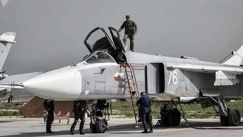 Đây cũng là bước phát triển tiếp theo trong quá trình Sukhoi chuyển từ những máy bay tốc độ cao như Su-7 và Su-17 sang các máy bay tấn công chuyên dụng hơn.