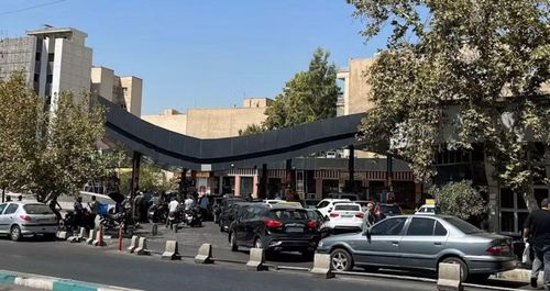 Giá xăng tại Iran được áp dụng theo các mức hạn ngạch tiêu thụ khác nhau. Là một trong những nước sản xuất dầu lớn, Iran đã duy trì chính sách trợ giá nhiên liệu trong nhiều năm nhằm giữ giá xăng ở mức rất thấp.
