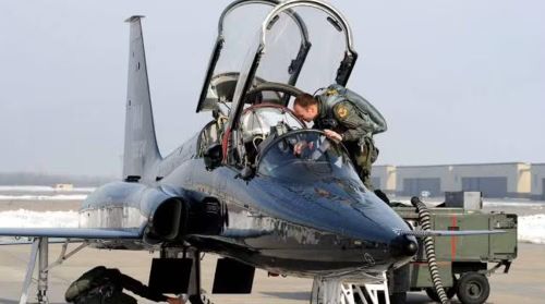 NASA hiện chưa đưa ra quyết định cuối cùng về loại máy bay kế nhiệm T-38N. Tuy nhiên, cuộc tìm kiếm đã chính thức bắt đầu.