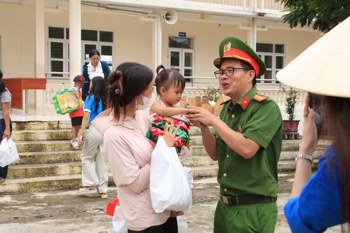 Thiếu tá Vũ Văn Chính.
