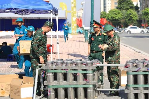 Pháo hoa được cố định chắc chắn trước giờ bắn