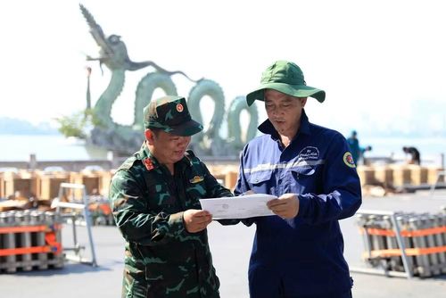 Trận địa ven Hồ Tây dần hoàn thiện, sẵn sàng phục vụ người dân Thủ đô trong đêm Quốc khánh