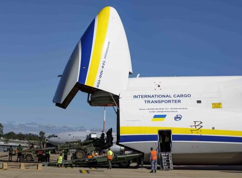 Ngoài ra sau vụ tấn công vào chiếc An-124 nói trên, nước này sẽ chấm dứt thỏa thuận liên quan đến "Ngôi nhà Nga" ở Berlin, nơi mà theo nhiều nhà quan sát, đã được sử dụng cho các hoạt động gián điệp và phát tán tuyên truyền của Nga.
