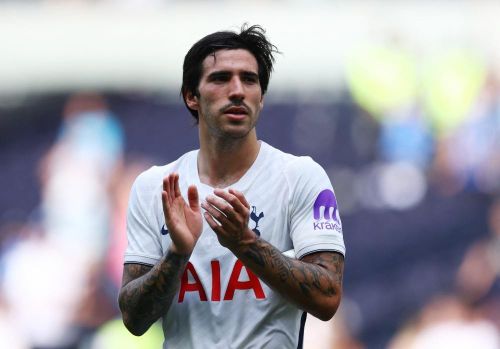  Tottenham chi tiêu mạnh tay đầu tư cho tuyến giữa khi bỏ ra 100 triệu bảng để đưa Sandro Tonali rời Newcastle. Với mục tiêu cải thiện thành tích sau hai mùa liên tiếp đứng thứ 17, Spurs còn chi thêm 85 triệu bảng để chiêu mộ Mateus Fernandes từ West Ham. Ảnh: Reuters. 