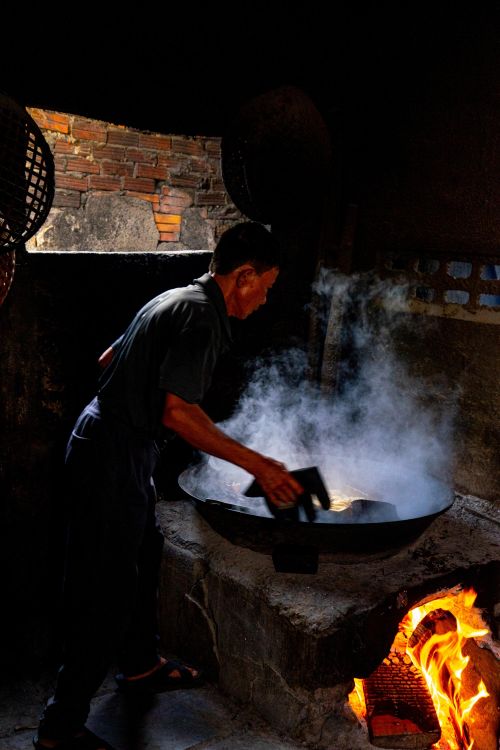  Đó còn là những đêm đi xem người dân làm cao lầu từ 1h sáng.