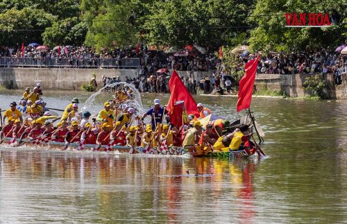Quyết liệt ở điểm trở đò bơi tại hạ tiêu