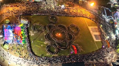 Vòng đại xòe đoàn kết trong đêm nghệ thuật tại Tết Độc lập ở Than Uyên. (Ảnh: Quý Trung)