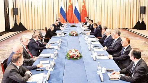 Cuộc gặp cấp cao Nga-Trung Quốc bên lề Hội nghị thượng đỉnh SCO. (Ảnh: TÂN HOA XÃ)