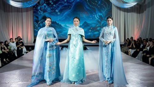 Bộ sưu tập “Lam ngọc” sử dụng sắc xanh lam làm chủ đạo. (Ảnh: Ban tổ chức)