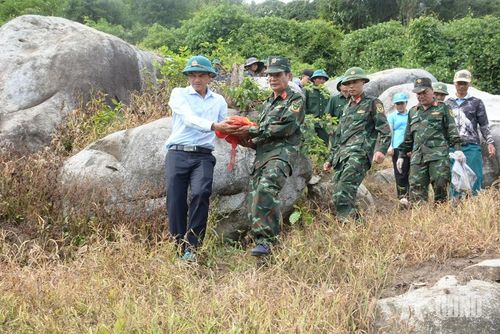 Đội K51, Bộ CHQS tỉnh Đắk Lắk phối hợp với chính quyền xã Cư Pui quy tập được một hài cốt liệt sĩ trên dãy núi Chư Yang Sin, tháng 8-2025.
