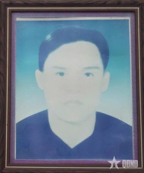 Di ảnh Liệt sĩ Võ Chắc.