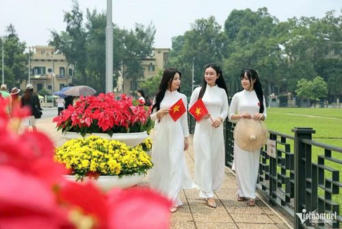 Trong ngày 2/9, Hà Nội thực hiện miễn phí tham quan cho khách Việt Nam tại các điểm di tích có thu phí trên địa bàn. (Ảnh: Phạm Hải)
