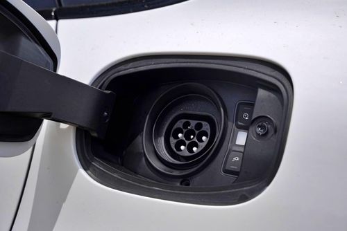 Cổng sạc AC chuẩn Type2 - Ảnh: Đức Bình