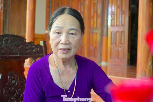 Bà Trần Thị Cương kể lại ký ức về lễ duyệt binh Quốc khánh năm 1975.