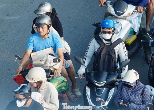 Đường vào trung tâm thành phố, người dân di chuyển thuận lợi.