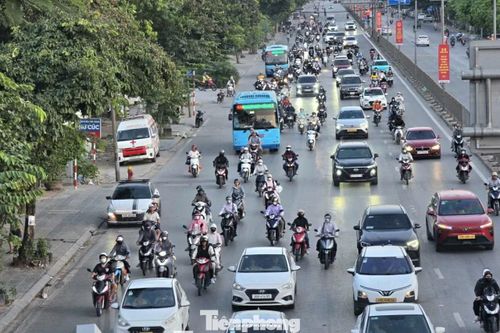 Tại nút giao Pháp Vân, một trong những cửa ngõ phía Nam Hà Nội, các phương tiện lưu thông ổn định, không xảy ra ùn ứ, trái ngược với cảnh xe cộ đông đúc vào chiều 28/8, thời điểm người dân rời Thủ đô bắt đầu kỳ nghỉ lễ.