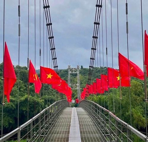 “Đường cờ Tổ quốc” đã trở thành một nét đẹp giàu ý nghĩa.