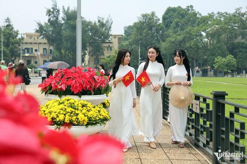 Trong ngày 2/9, Thành phố Hà Nội thực hiện miễn phí tham quan cho khách Việt Nam tại các điểm di tích có thu phí trên địa bàn. Ảnh: Phạm Hải
