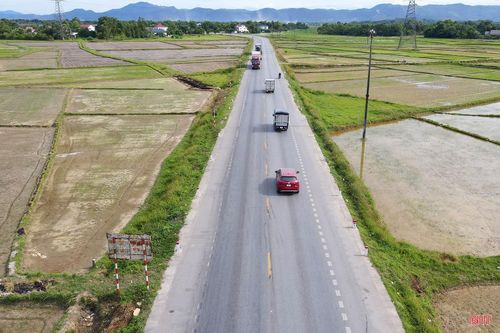 Tuyến tránh thành phố Hà Tĩnh (cũ) là đường 2 chiều, 2 làn xe.