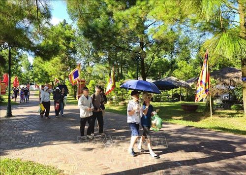 Trong 5 ngày nghỉ lễ Quốc khánh 2/9/2026, khu di sản thế giới Côn Sơn – Kiếp Bạc (Hải Phòng) đón khoảng 22.418 lượt khách tham quan. Ảnh: TTXVN phát
