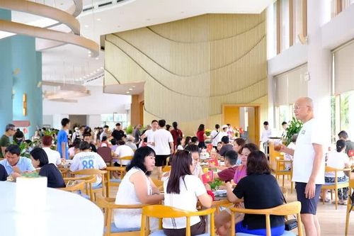 Hệ thống nhà hàng, cơ sở ăn uống tăng cường phục vụ du khách trong dịp Quốc khánh.
