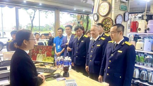 Chính sách thuế từng bước được xây dựng theo hướng áp dụng thống nhất đối với các thành phần kinh tế, phù hợp với phát triển sản xuất, kinh doanh và hội nhập quốc tế. Ảnh: Mỹ Hạnh/Bnews.vnanet.vna