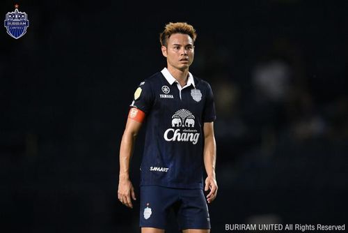 Theerathon đã bước qua đỉnh cao sự nghiệp. Ảnh: Buriram United