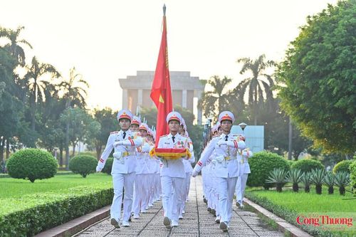 Đây là nghi lễ có ý nghĩa rất quan trọng của quốc gia, thu hút được nhiều người dân và khách quốc tế đến tham quan, chứng kiến, đặc biệt là vào các dịp lễ, Tết, các ngày kỷ niệm lớn của đất nước.