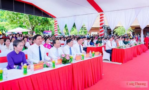 Tỉnh Nghệ An tổ chức trang trọng lễ dâng hương tưởng niệm 57 năm ngày mất của Bác