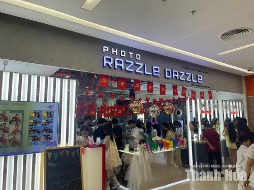 Không gian chụp ảnh với chủ đề Quốc khánh tạo điểm nhấn tại một photobooth dịp 2/9 năm nay.