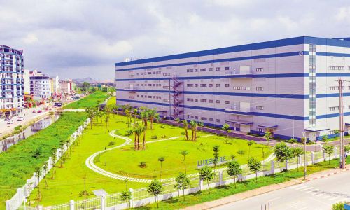 Những khoảng xanh tại doanh nghiệp trong Khu công nghiệp Vân Trung.