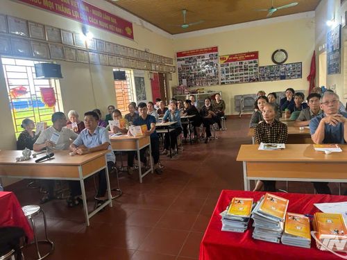Truyền thông và TGPL tại xóm Thượng Vụ, xã Thành Công.