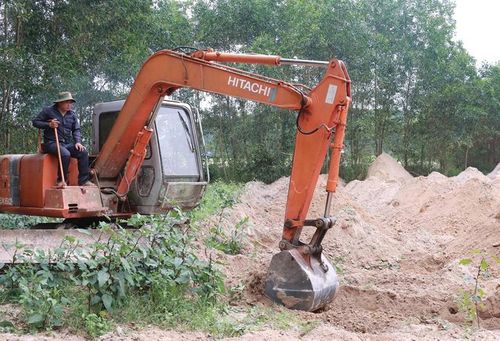Lực lượng Đội 192 không quản đường sá xa xôi, địa hình hiểm trở chỉ mong được đưa các anh sớm về với quê mẹ. 