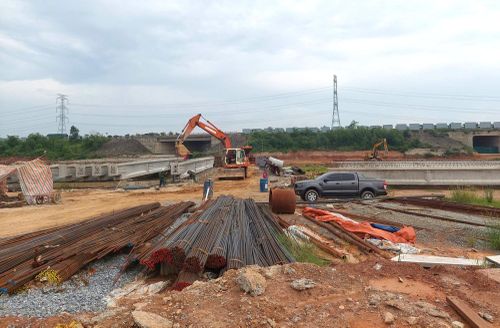 Tại dự án xây dựng các nút giao IC2 và IC5 tuyến đường cao tốc Nội Bài - Lào Cai qua địa bàn tỉnh Vĩnh Phúc, công nhân chỉ nghỉ đúng 1 ngày 2/9.