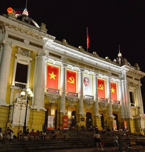 Bốn thập niên sau khi Đảng khởi xướng công cuộc Đổi mới, Việt Nam đã đi một chặng đường dài với rất nhiều thành tựu. Ảnh: Hồng Nhung