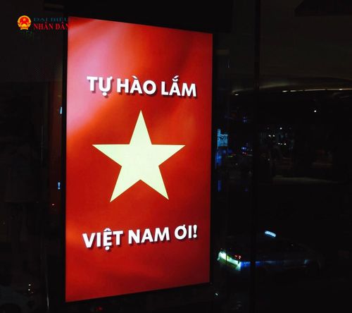 Sau 40 năm, Việt Nam đã tạo dựng được nền tảng để bước vào những năm tiếp theo với một vị thế hoàn toàn khác: tự tin hơn về nội lực, rộng mở hơn với thế giới và có khát vọng lớn hơn về tương lai. Ảnh: Hồng Nhung