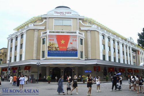 Bảng điện tử mang thông điệp chào mừng 81 năm Quốc khánh 2/9 tại Tràng Tiền Plaza (Hoàn Kiếm, Hà Nội). Ảnh: Trần Trọng/Mekong ASEAN