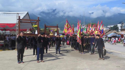 Lào Cai khéo léo lồng ghép du lịch văn hóa, tâm linh thu hút khách du lịch