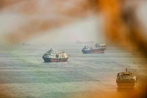 Cách thức quản lý eo biển Hormuz vẫn là điểm nghẽn lớn trong tiến trình đàm phán. Ảnh: Reuters