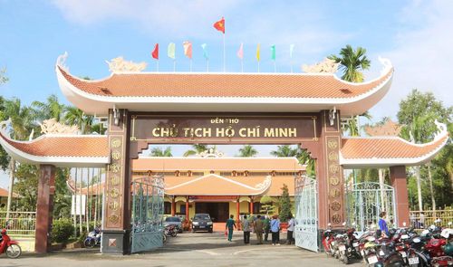 Đền thờ Chủ tịch Hồ Chí Minh tại xã Châu Thới, tỉnh Cà Mau.