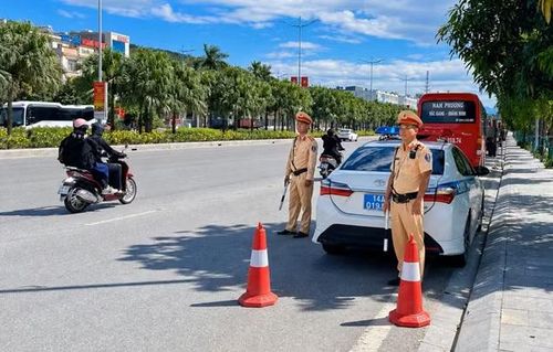 CSGT Quảng Ninh chốt điểm đảm bảo TTATGT.