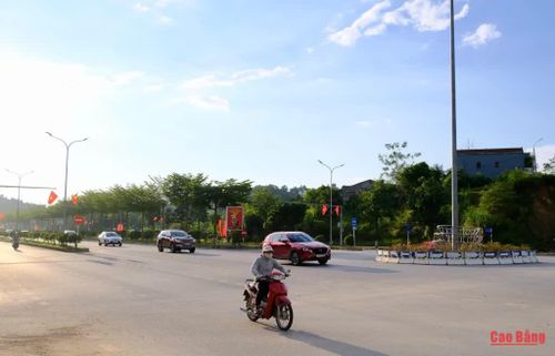 Những tuyến đường được đầu tư, nâng cấp, góp phần làm thay đổi diện mạo quê hương Cao Bằng.