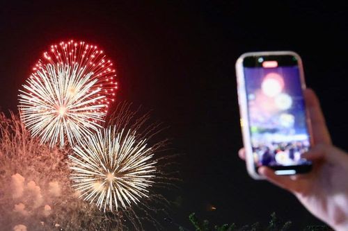 Người dân TPHCM ghi lại những khoảnh khắc đáng nhớ 