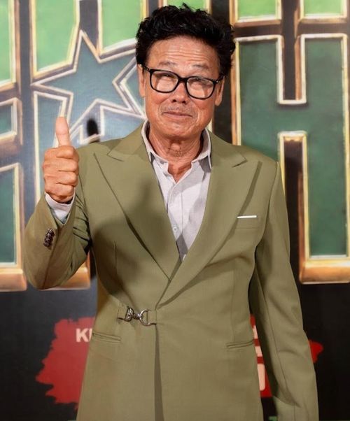 NSƯT Cao Minh dành phần lớn thời gian cho công việc đồng áng.