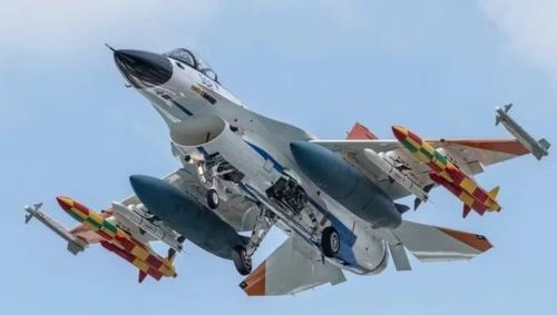 Kích thước lớn của ASM-3 Kai cũng tạo điều kiện để tích hợp động cơ, đầu dò và đầu đạn lớn hơn so với các tên lửa không đối không thông thường.