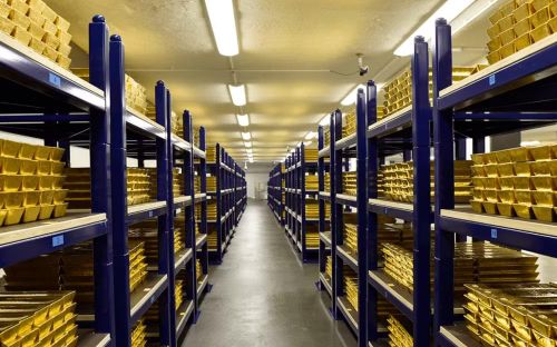 Trong khi đó, tỷ lệ vàng của Hà Lan được lưu giữ tại London tăng từ 18,1% lên 32,1%. Gần 31% lượng vàng dự trữ của nước này vẫn được cất giữ tại Hà Lan.