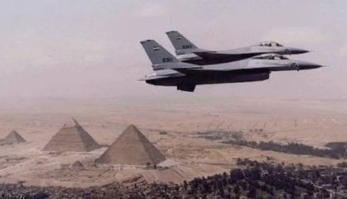Nhóm 129 chiếc F-16 này hiện đã có tuổi đời từ 31 đến 44 năm. Vì vậy, 24 Rafale mới chỉ là một phần trong bài toán hiện đại hóa lực lượng. Ngay cả khi nâng số Rafale lên 78 chiếc, Ai Cập vẫn còn khoảng cách 51 máy bay so với số F-16 thuộc các lô cũ nói trên.