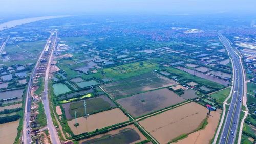 Khu vực nút giao nằm trên đoạn Vành đai 4 qua Thường Tín, nơi tuyến đường có quy mô mặt cắt ngang khoảng 120m