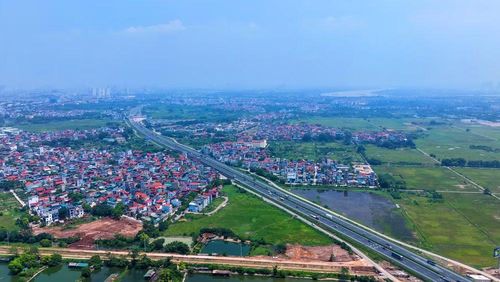 Các nhánh kết nối được bố trí để phương tiện có thể nhập và tách giữa Vành đai 4 với cao tốc Pháp Vân - Cầu Giẽ
